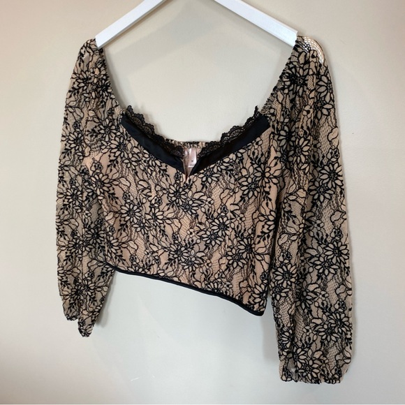 Willow & Root Floral Lace Cropped Top Beige Black Lined Bodice Smocked Medium - Picture 2 of 6